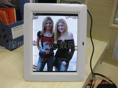 數(shù)碼相框-工廠銷售7寸高清數(shù)字屏數(shù)碼相框/廣告機(jī)/電子相冊/MP3/MP4功能-.