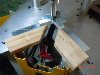 【鋁木復合門窗設(shè)備 VQM145全自動碼釘機 木材釘角機】價格,廠家,圖片,工藝飾品加工機械,上海工榮機械設(shè)備-